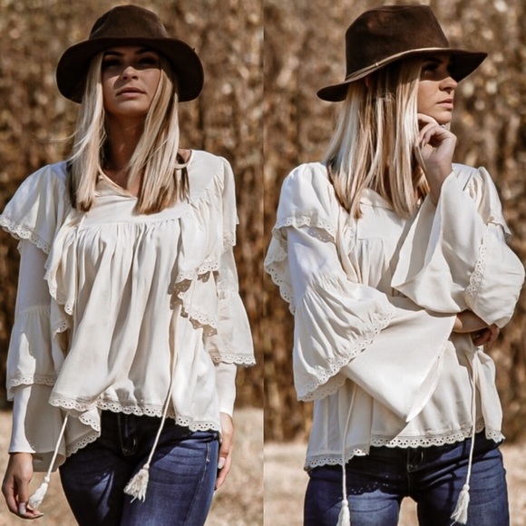 Blu B Tops - 🎖HOST PICK🎖Ruffled blouse LAST 1! Get it now!!